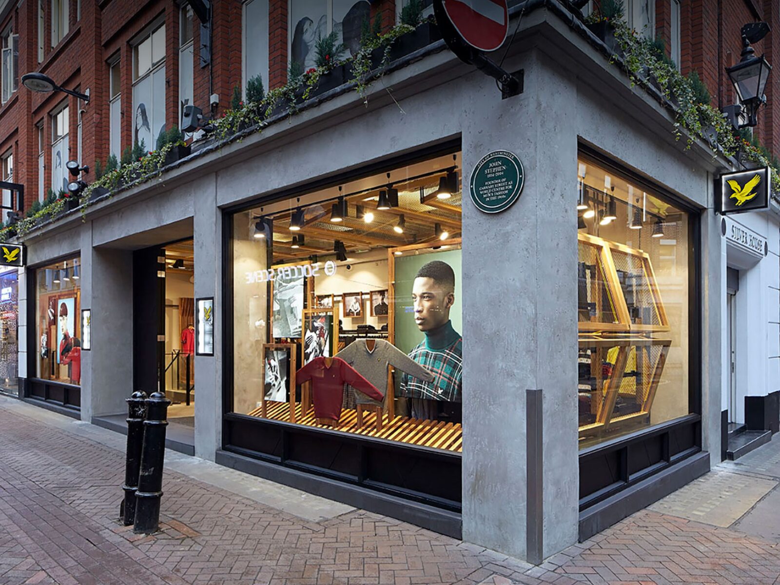 retail tension frame systems